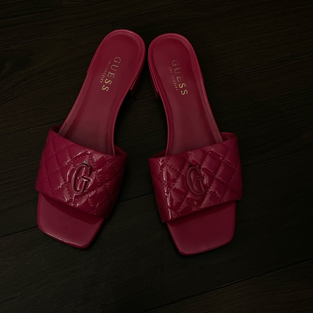 Pink G sandels